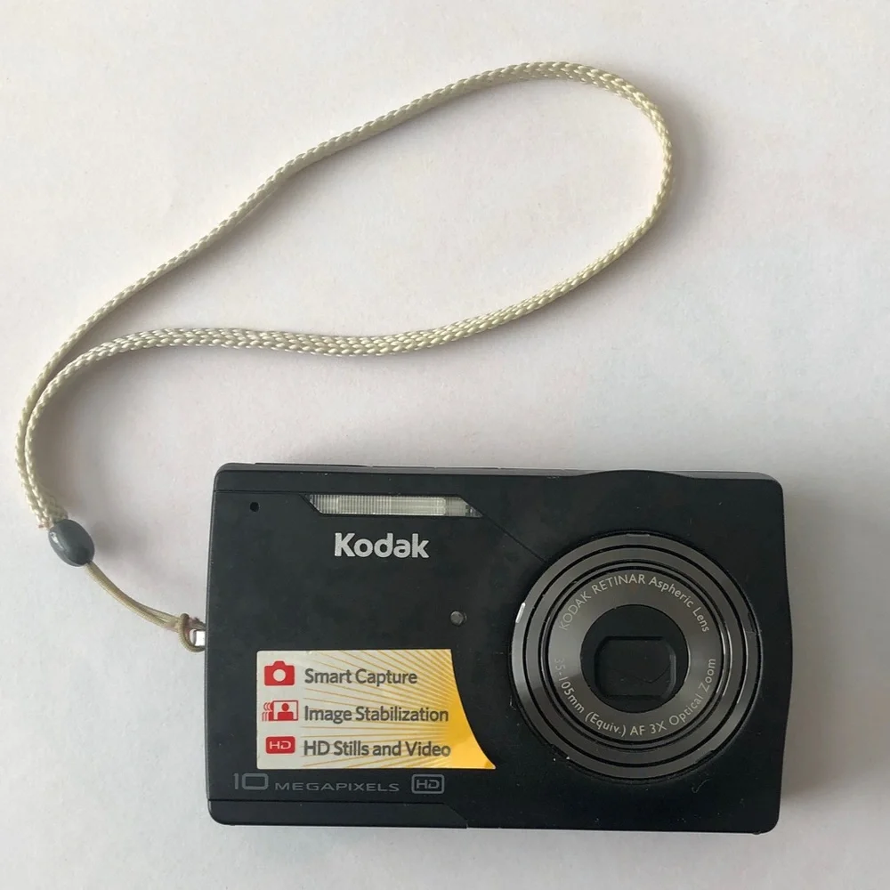 Broken Kodak Easyshare M1033 10MP Digital Camera, For Part